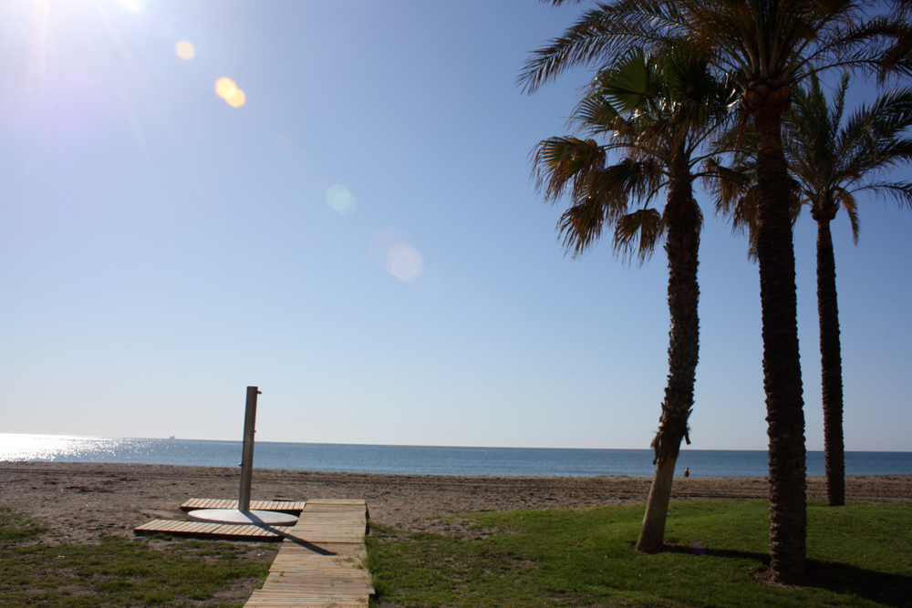 paseo maritimo playa malaga